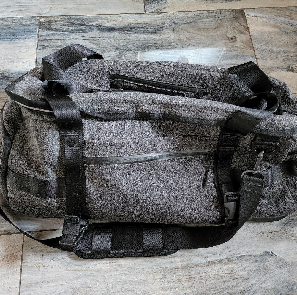 Lululemon Daily Sweat Duffel Black and Camo Shoe Compartment